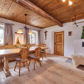 Haus Hoamat - Almrausch，位于法尔先特的酒店