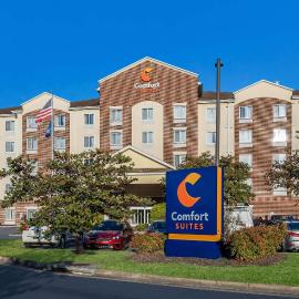 Comfort Suites Suffolk - Chesapeake，位于Milteer Acres的酒店
