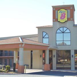 Super 8 by Wyndham Huntersville/Charlotte Area，位于亨特斯维尔的酒店