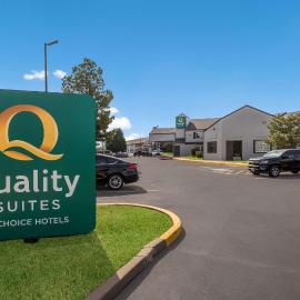 Quality Suites Tulsa I-44，位于塔尔萨的酒店