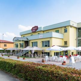 Hotel Nuvole,位于Cingia deʼ Botti的酒店