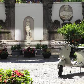 Hotel Piazza Bellini & Apartments,位于那不勒斯的酒店