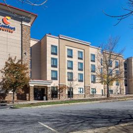 Comfort Suites Huntersville near Lake Norman,位于亨特斯维尔的酒店