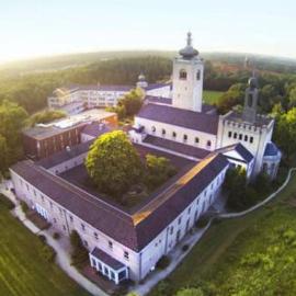 Leerhotel Het Klooster，位于阿默斯福特的酒店
