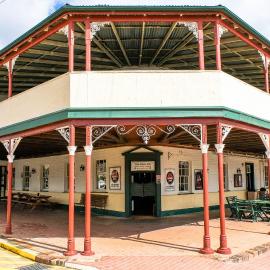Peel Inn Hotel Nundle，位于Nundle的酒店
