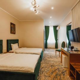 Hotel Andra，位于Tecuci的酒店