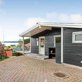 3 Bedroom Lovely Home In Kolding，位于科灵的酒店