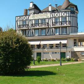 Hostellerie Saint Pierre，位于圣皮埃尔－迪沃夫赖的酒店