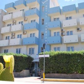 Hotel Gabbiano,位于莫拉-迪巴里的酒店