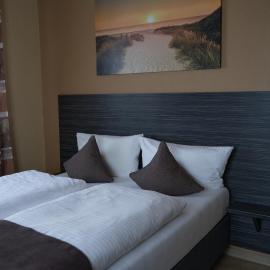 Hotel Auszeit im Euro Rastpark Guxhagen,位于古克斯哈根的酒店