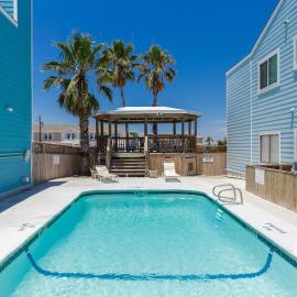 Charming family condo - walking distance to beach by Mustang Island, Sleeps Four, 2025 Traveler Award，位于帕德雷岛的酒店