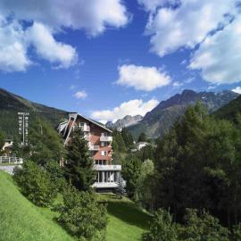 Hotel Mirella,位于蓬泰迪莱尼奥的酒店