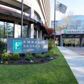 Embassy Suites by Hilton Bethesda Washington DC，位于贝塞斯达的酒店