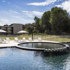 Residhotel Pont du Gard，位于雷穆兰的酒店