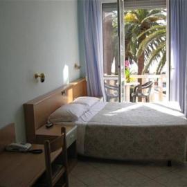 Hotel Corallo，位于菲纳莱利古雷的酒店