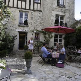 Côté Jardin - Chambres d'hôtes，位于桑利斯的酒店