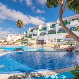 Aparthotel Neptuno Costadeje，位于阿德耶的酒店