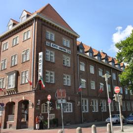 City Hotel，位于代尔门霍斯特的酒店