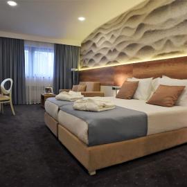 Hotel Santiny，位于Sveta Nedelja的酒店