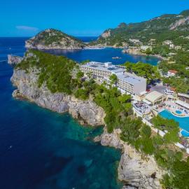 Akrotiri Beach Resort & Spa - Adult Friendly，位于帕莱欧卡斯提撒的酒店