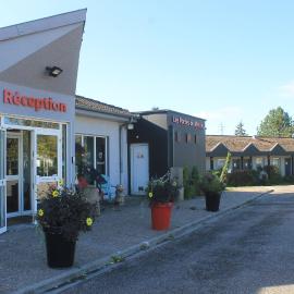 Logis Hotel des Portes de Meuse,位于默兹河畔帕尼的酒店
