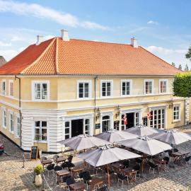 På Torvet - Guesthouse，位于艾勒斯克宾的酒店