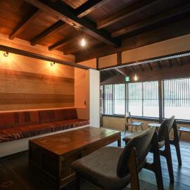 赭Soho Yunotsu Old Village Inn & Bar，位于Ōda的酒店