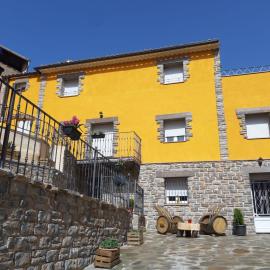 Apartamentos Rurales Parajes de Piedra，位于Ibdes的酒店