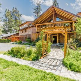 The Lindsay Lodge，位于Applegate的酒店