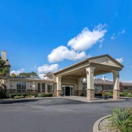 Comfort Inn Albany-South, Glenmont，位于奥尔巴尼的酒店
