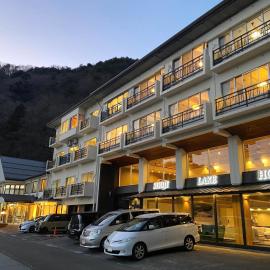 Shoji Lake Hotel，位于富士河口湖的酒店