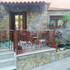 Όμορφο Πέτρινο Σπίτι στη σαμο，位于萨摩斯的酒店