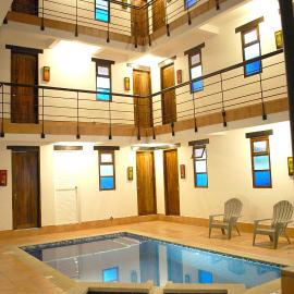 Chrisban Hotel Boutique，位于布加的酒店