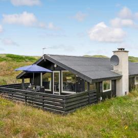Gorgeous Home In Hvide Sande With Wifi，位于比耶勒高的酒店