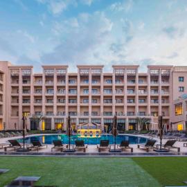 Triumph Luxury Hotel,位于开罗的酒店