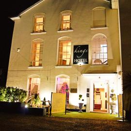 Kings Hotel，位于纽马基特的酒店