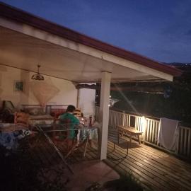 Sweet Mini Dortoir sur notre terrasse couverte pour vos transits entre deux vols by Kohutahia Lodge, 7 min by car to airport and town，位于帕皮提的酒店