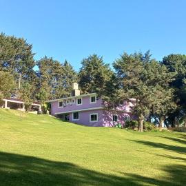 Hotel Bosques，位于萨卡特兰的酒店
