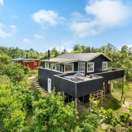 3 Bedroom Stunning Home In Grenaa，位于格雷诺的酒店