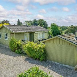 Nice Home In Holbæk With Kitchen，位于霍尔拜克的酒店