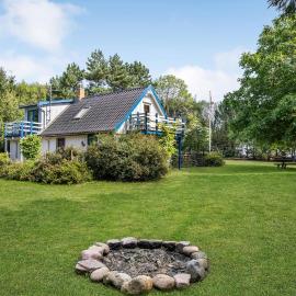 Amazing Home In Rønne With Kitchen，位于伦讷的酒店