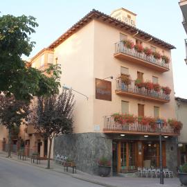 Hotel Ripoll，位于圣伊拉里奥-萨卡尔姆的酒店