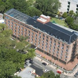 Ramada by Wyndham Buenos Aires，位于维森特洛佩斯的酒店