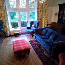 Tranquil getaway near Brecon Beacons，位于兰达弗里的酒店