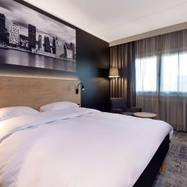 Park Inn by Radisson Oslo Airport Hotel West，位于加勒穆恩的酒店