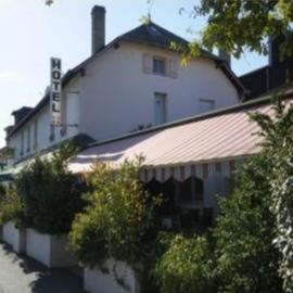 Logis Auberge des Vieux Chenes，位于Malemort-sur-Corrèze的酒店