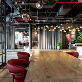 Radisson RED Brussels,位于布鲁塞尔的酒店