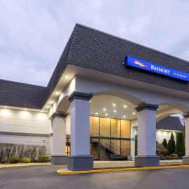 Baymont by Wyndham White Plains - Elmsford，位于艾姆斯佛德的酒店