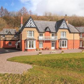 Country Mansion - Private Annexe，位于Llanwrda的酒店