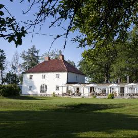 Stegeborg Trädgårdshotell，位于Stegeborg的酒店